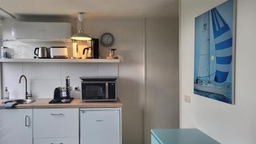 Stavoren Apartment | Slapen aan het IJsselmeer - with SEAVIEW and SUNSET