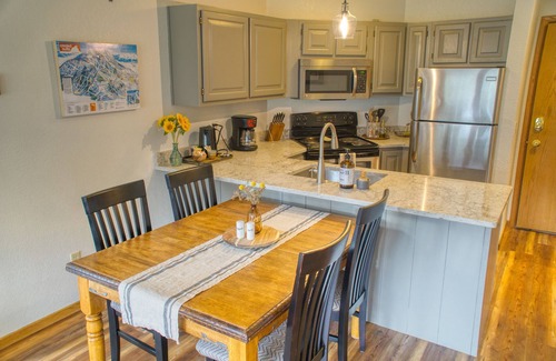 Crested Butte Condo | Slate River Retreat, great location for your mountain getaway!