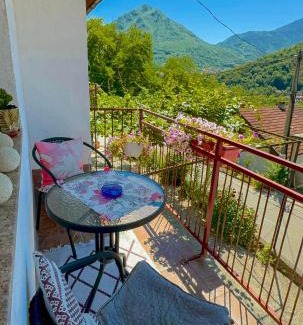 Konjic Apartment | Slatki dom Fireplace