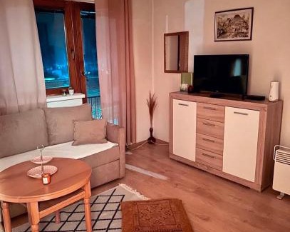 Konjic Apartment | Slatki dom Fireplace