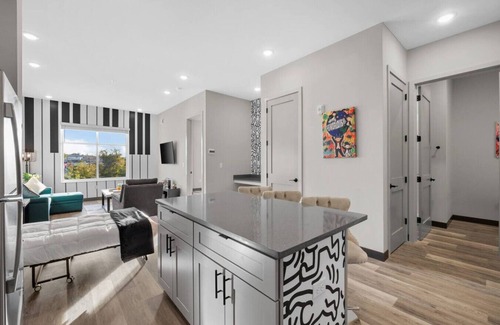 South Nashville Apartment | Sleek 1BR Near Broadway - Comfort & Convenience!