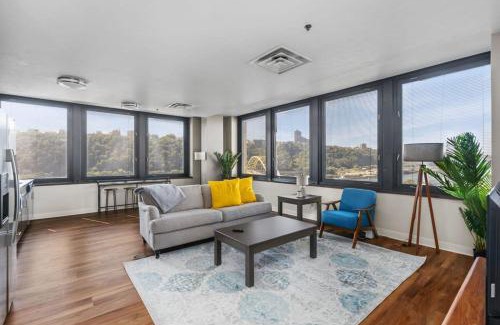 Downtown Pittsburgh Apartment | Sleek 2BR Downtown Retreat with Gym
