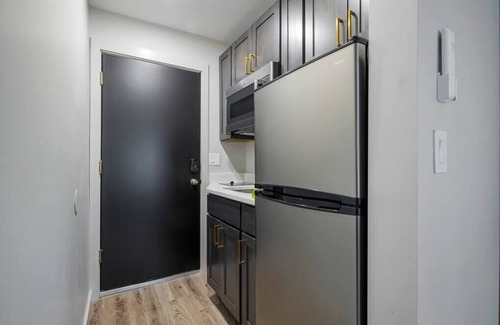 Middletown Apartment | Sleek and Stylish Apartment in Vibrant Middletown