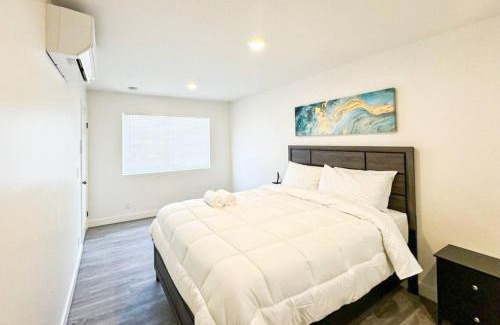 Universal City House | Sleek and Stylish - Modern 1BR Retreat - WO3 - UC