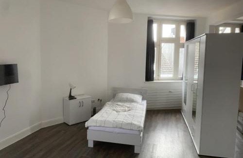 Troisdorf Apartment | Sleek Apartment in Troisdorf