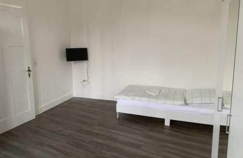 Troisdorf Apartment | Sleek Apartment in Troisdorf