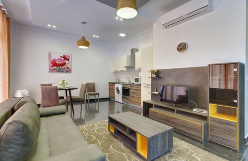 Sliema Apartment | Sleek Apt Prime Location, Sliema