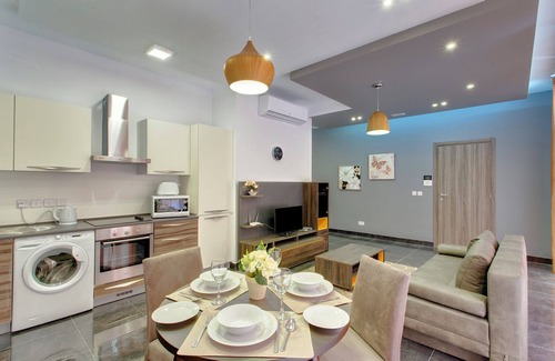 Sliema Apartment | Sleek Apt Prime Location, Sliema
