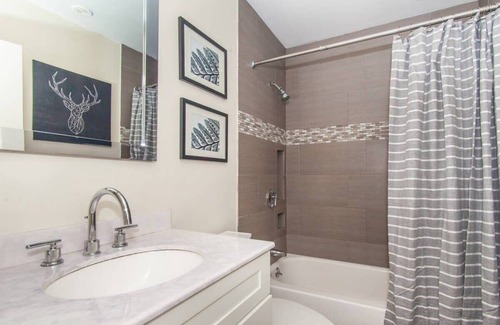 Highland Park Apartment | Sleek Boston Condo | near South End