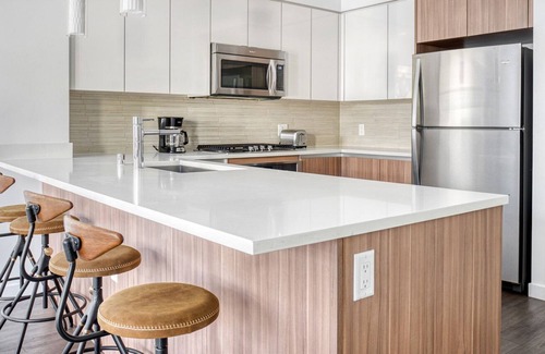 Campbell Apartment | Sleek Campbell 1BR w/ Gym, W/D, Game Room, walk to WF & TJ, by Blueground