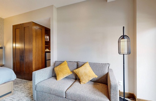 Avon Condo | Sleek & charming condo with mountain views, pools & gym - near the slopes