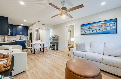 Old Naples Condo | Sleek Coastal Abode: 1 Block to Naples Beach!