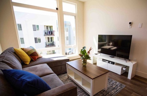 Edenvale Condo | Sleek Contemporary Condo with Clubhouse Access