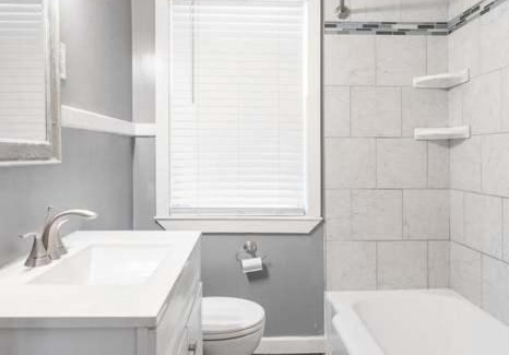 Parkville House | Sleek & Cozy Townhouse in Towson