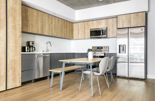 City West Apartment | Sleek Downtown 1BR w/Pool, Gym & W/D near Staples Center, by Blueground