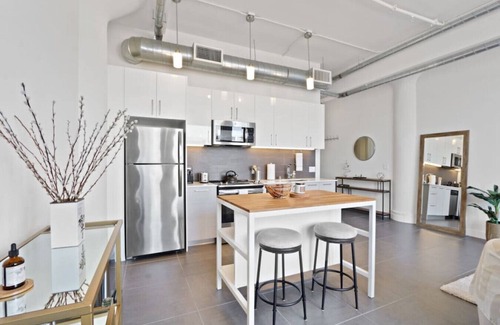 Historic Core Condo | Sleek Downtown LA Abode w/Gym & Rooftop Pool