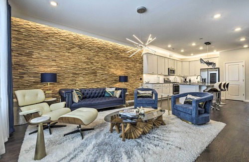 Durham House | Sleek Durham Townhome Near Dtwn w/Balcony!