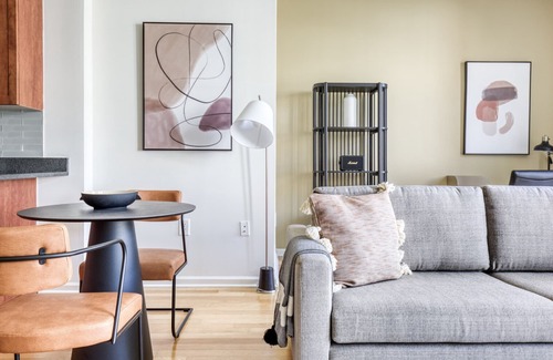 Hoboken Apartment | Sleek Hoboken 1BR w/ Gym, W/D & Elevator, near Waterfront, by Blueground