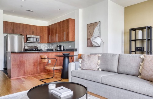 Hoboken Apartment | Sleek Hoboken 1BR w/ Gym, W/D & Elevator, near Waterfront, by Blueground