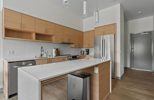 Totem Lake Apartment | Sleek Kirkland 1BR w/W/D, nr Groceries & Shopping, by Blueground
