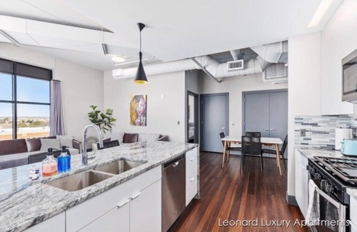 Nelson Apartment | Sleek Modern Corner Luxury Apartment with Water/City Views - Leonard Luxury