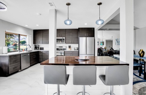 Palm Springs House | Sleek Modern Oasis - A Ryson Property