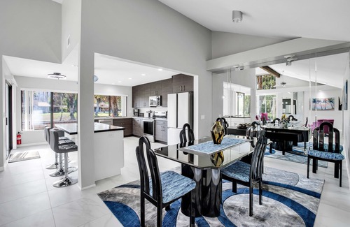 Palm Springs House | Sleek Modern Oasis - A Ryson Property