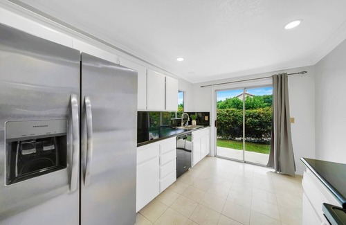 Monarch Beach Condo | Sleek & Modern! Ocean Views! Walk to Beach! Pool & Patio! STR23-0052