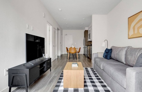 Mountain View Apartment | Sleek Mountain View 1BR w/Gym, W/D & Pool, near 280 & 101, by Blueground