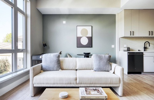 Sunnyvale West Apartment | Sleek Mountain View Studio w/W/D, Pool & Gym, nr tech HQs, by Blueground
