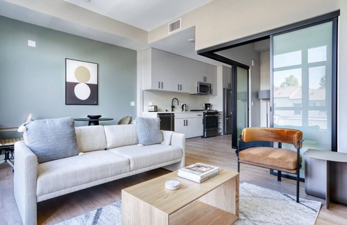 Sunnyvale West Apartment | Sleek Mountain View Studio w/W/D, Pool & Gym, nr tech HQs, by Blueground