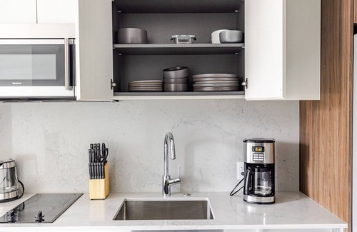 Seaport District Apartment | Sleek Seaport Studio w/Gym & W/D, nr Restaurants, by Blueground