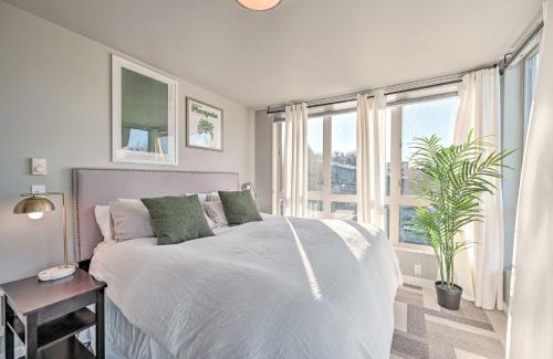 North Queen Anne House | Sleek Seattle Home with Rooftop Patio and Views!