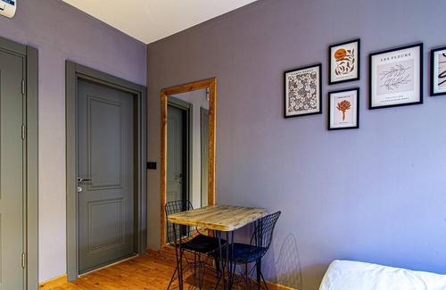 Fatih Apartment | Sleek Studio Flat Close to Kennedy Avenue in Fatih