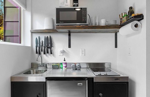 Columbia City Apartment | Sleek & Stylish Urban Loft