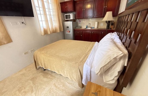 Estate Pearl Resort | Sleek & Sunny Island Studio | Kitchenette