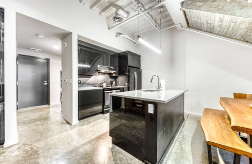 Nob Hill House | Sleek Townhome w/Patio - Walk to Amazing Restaurants, Breweries, Trails & Shops