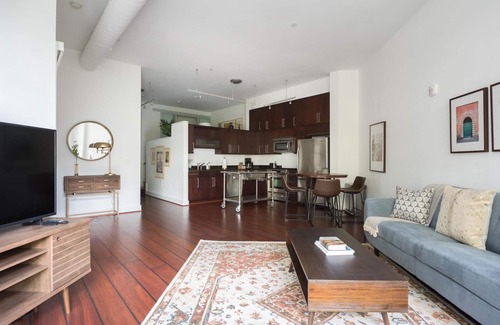 McLean Apartment | Sleek Tysons Corner 2BR w/Gym & W/D, near Restaurants, by Blueground