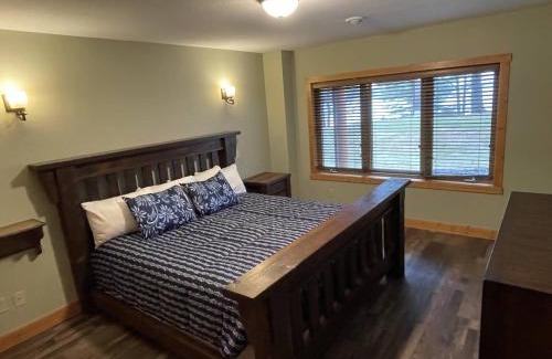McGregor House | Sleep 12-big Sandy Lakefront-luxury