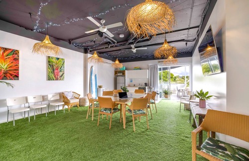 Bogangar Apartment | Sleep 38 in the heart of Cabarita Beach, gateway to the Tweed Coast and Valley.