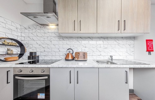Crystal Palace Apartment | Sleep 4 Serviced Ensuite Room Sydenham London Se26