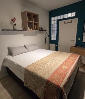 Ilot Sacre Apartment | Sleep and Enjoy