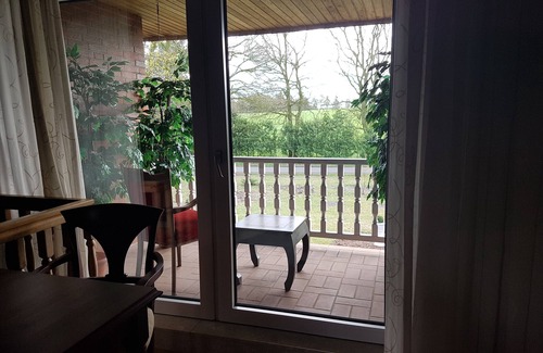 Surwold Apartment | Sleep in a cozy farmhouse guest house