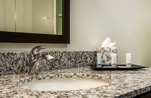 East Syracuse Hotel | Sleep Inn & Suites Airport