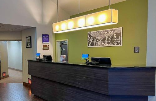 Roseburg Hotel | Sleep Inn & Suites Roseburg North Near Medical Center