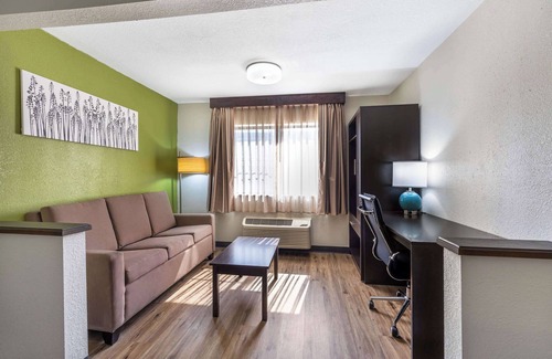 Salina Hotel | Sleep Inn & Suites Salina I-135