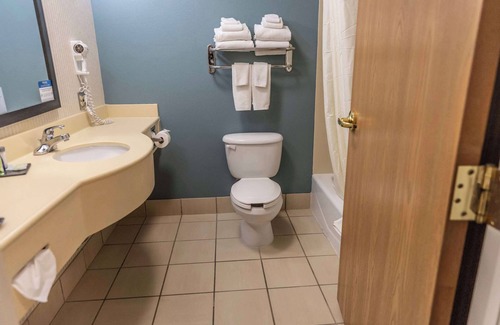 Evansville Hotel | Sleep Inn & Suites