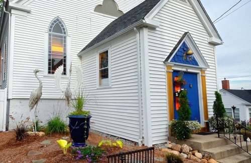 Wolfeboro House | Sleep Like an Angel in an Old Church - Blue Room