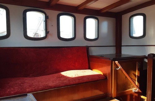Quiberon Boat Rental | Sleep on an old 35m rig.