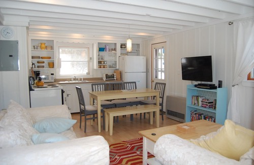 Ocean Park House | Sleep Steps Away from the Dog-Friendly Kinney Shores